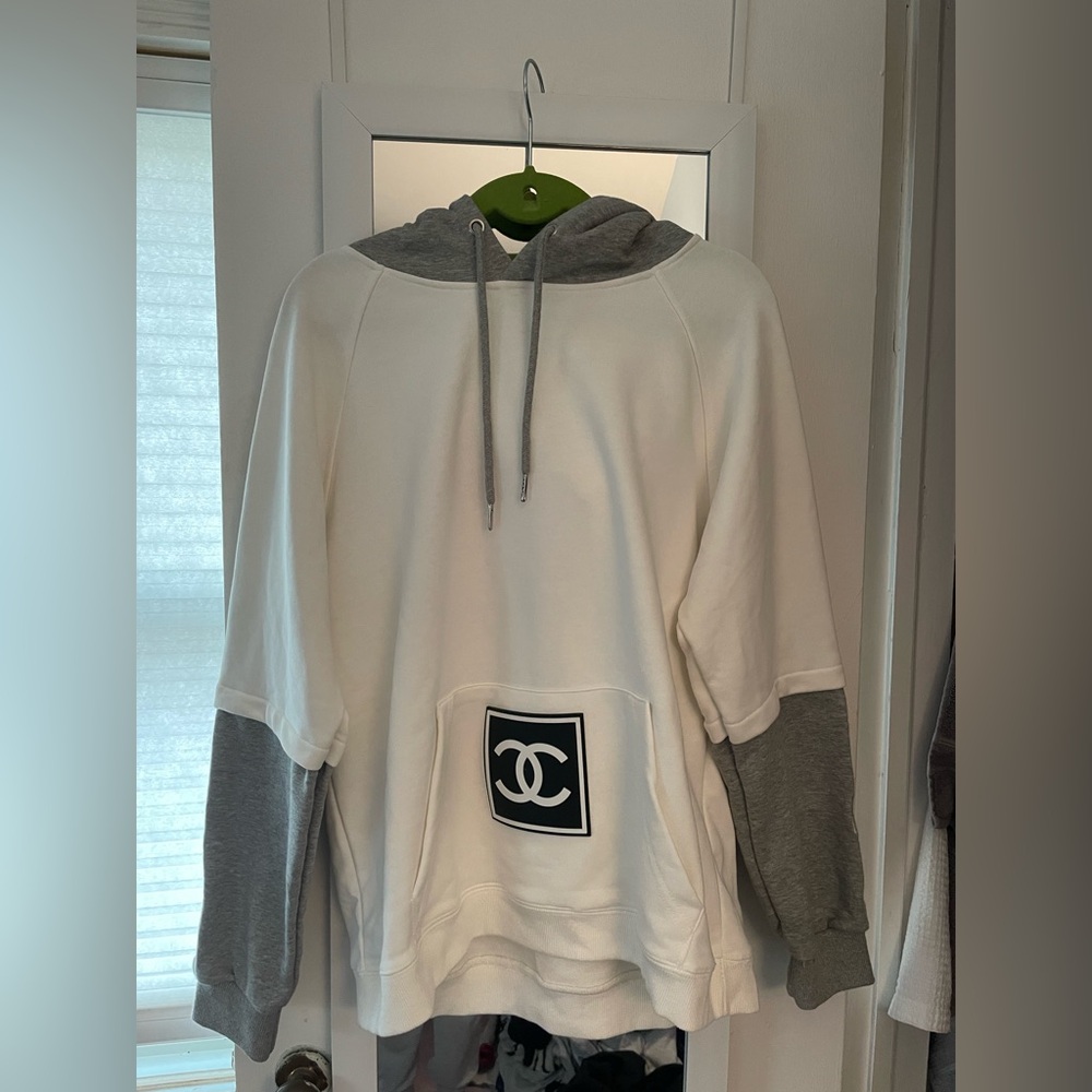 Stylish Women's White and Gray Hoodie Sweater